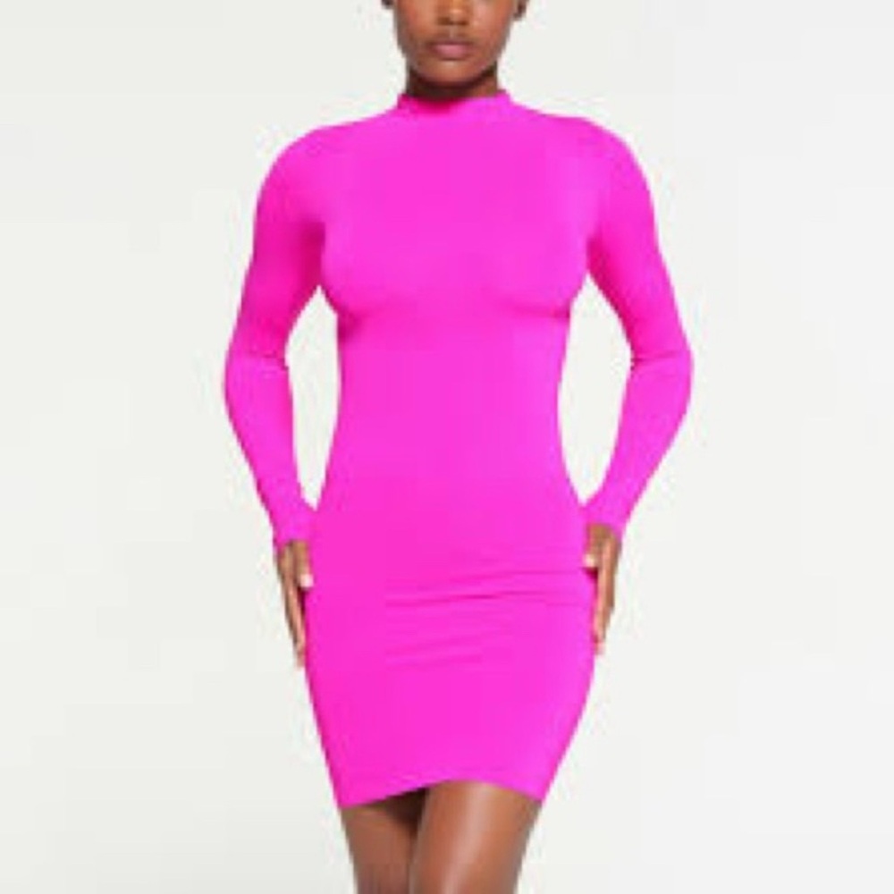 SKIMS SOFT SMOOTHING SEAMLESS TURTLENECK MINI DRESS